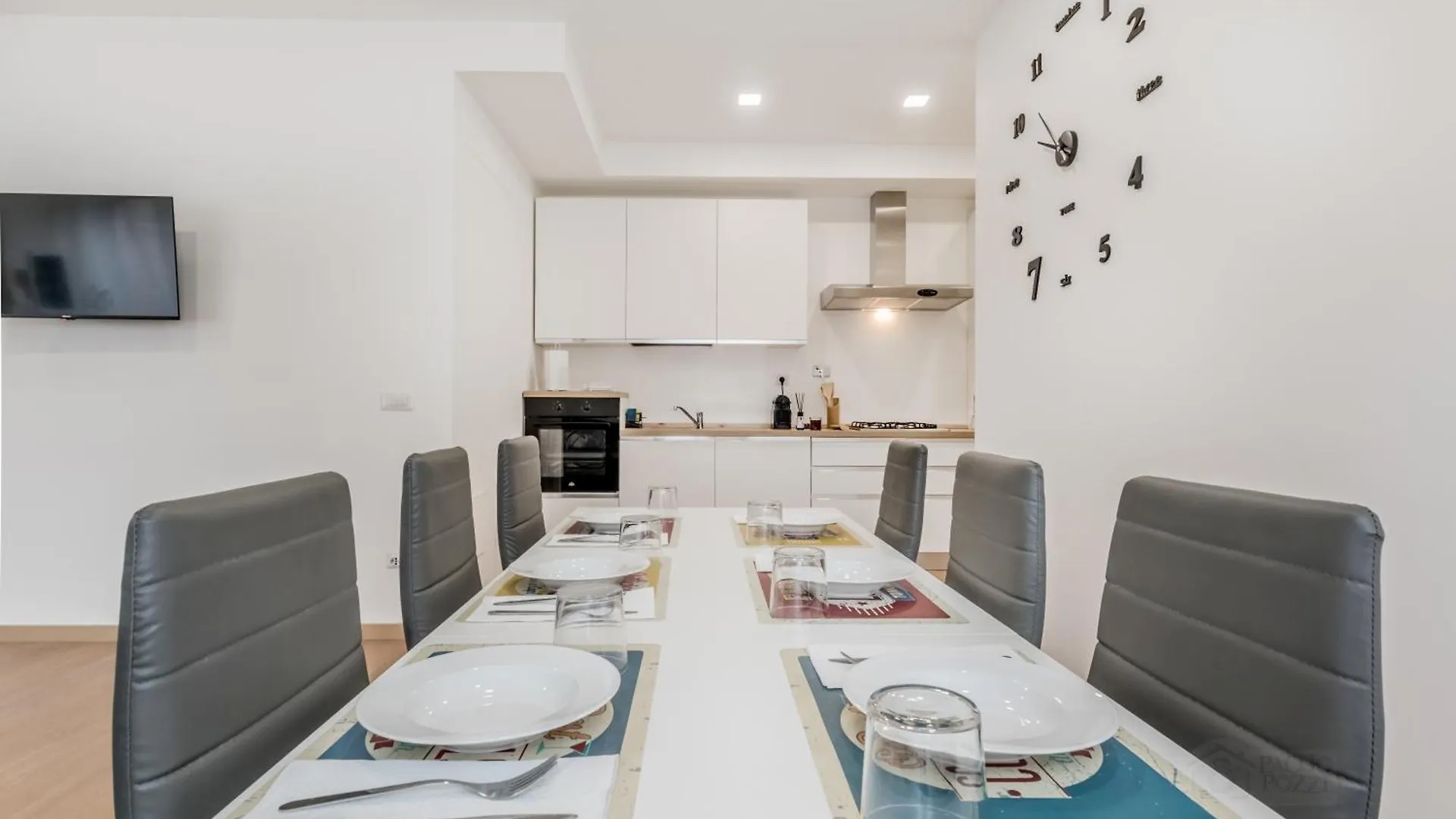 Lodi'S Temple Roma Apartment Italy